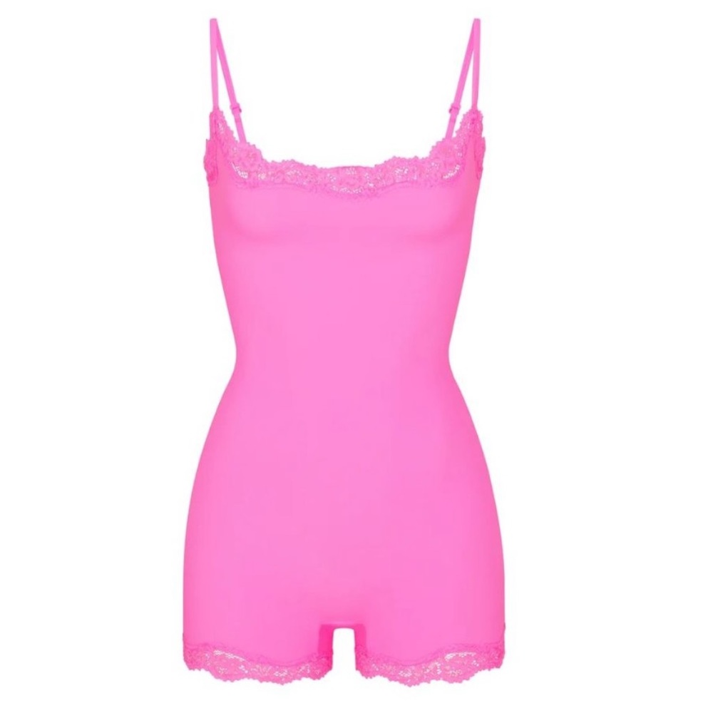 Skims Fits Everybody Lace Onesie - Size XS